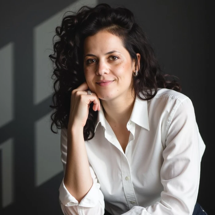 הילה בראוור, מעצבת פנים